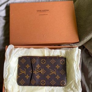 Louis Vuitton wallet (zippy, wallet, card holder)